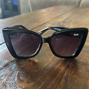 Black Like New Quay Cat Eye Sunglasses. Only worn once!